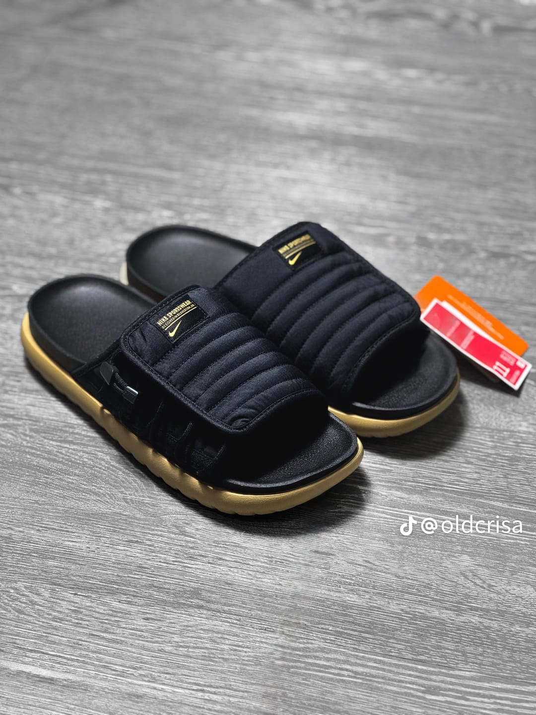 Chanclas Nike Asuna color caqui negro