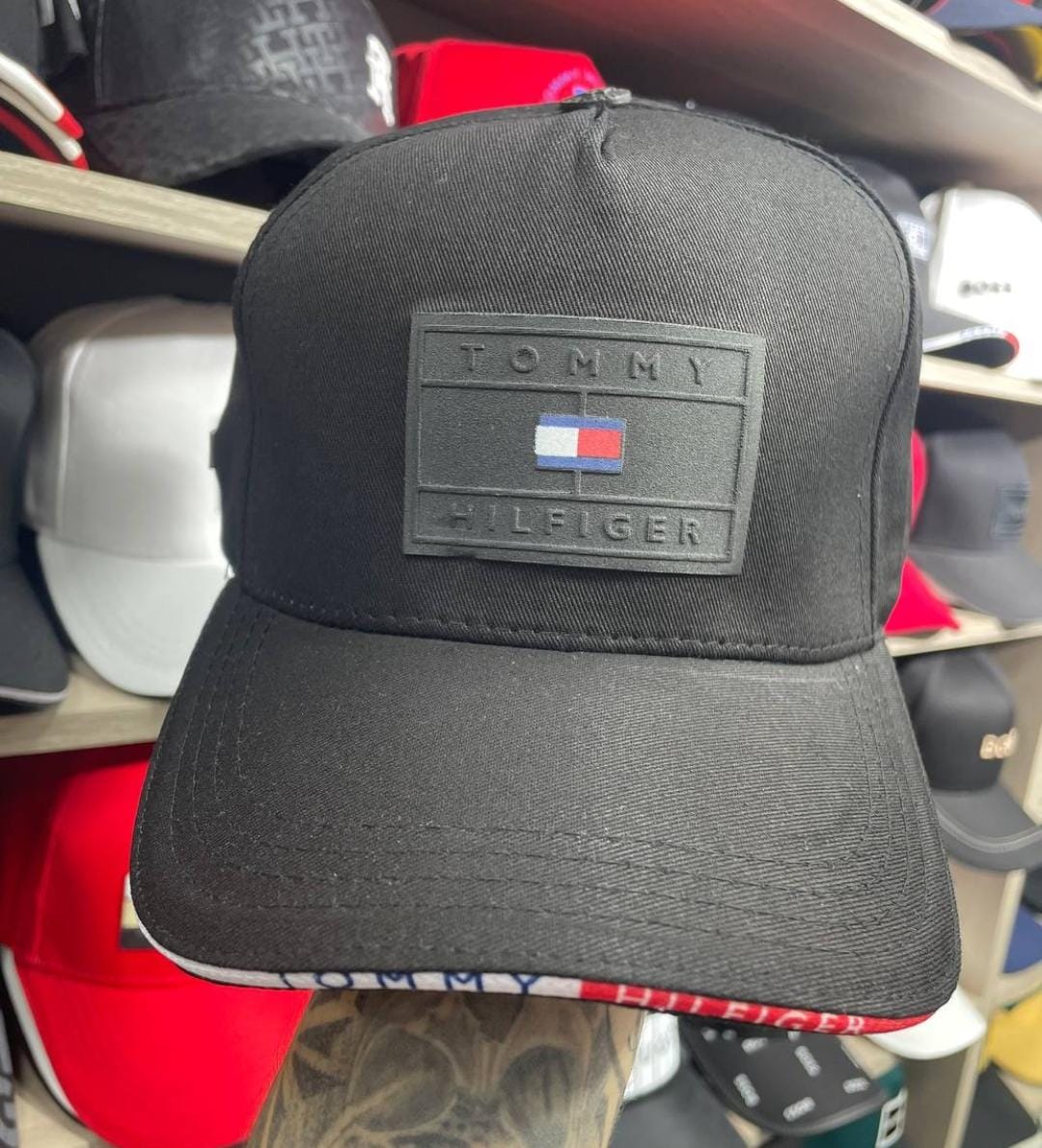 Gorra Tommy Hilfiger Classic color negro / azul y blanco