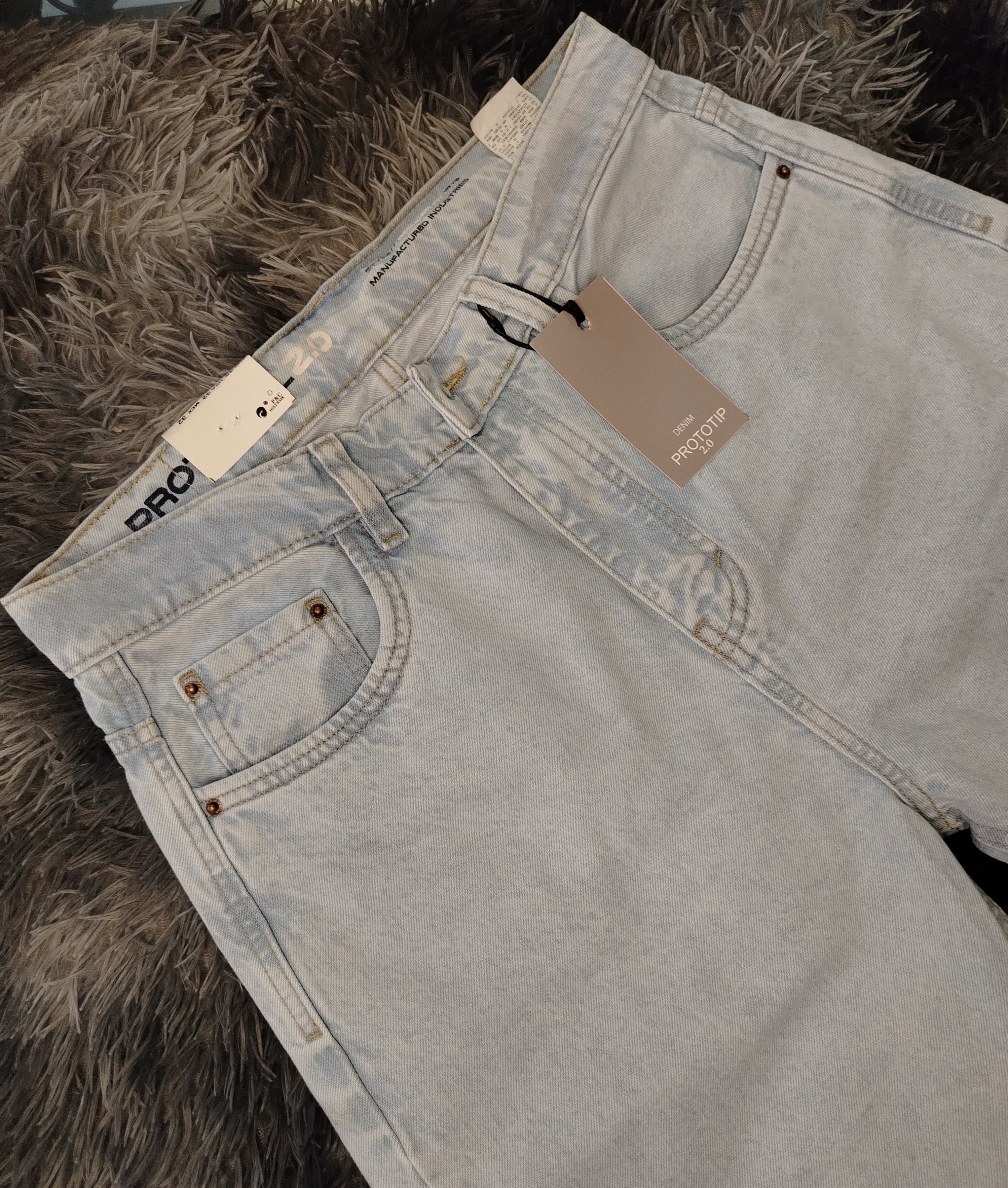 Mom Jeans ideal para destacar el estilo perfecto para un look casual imagen 2