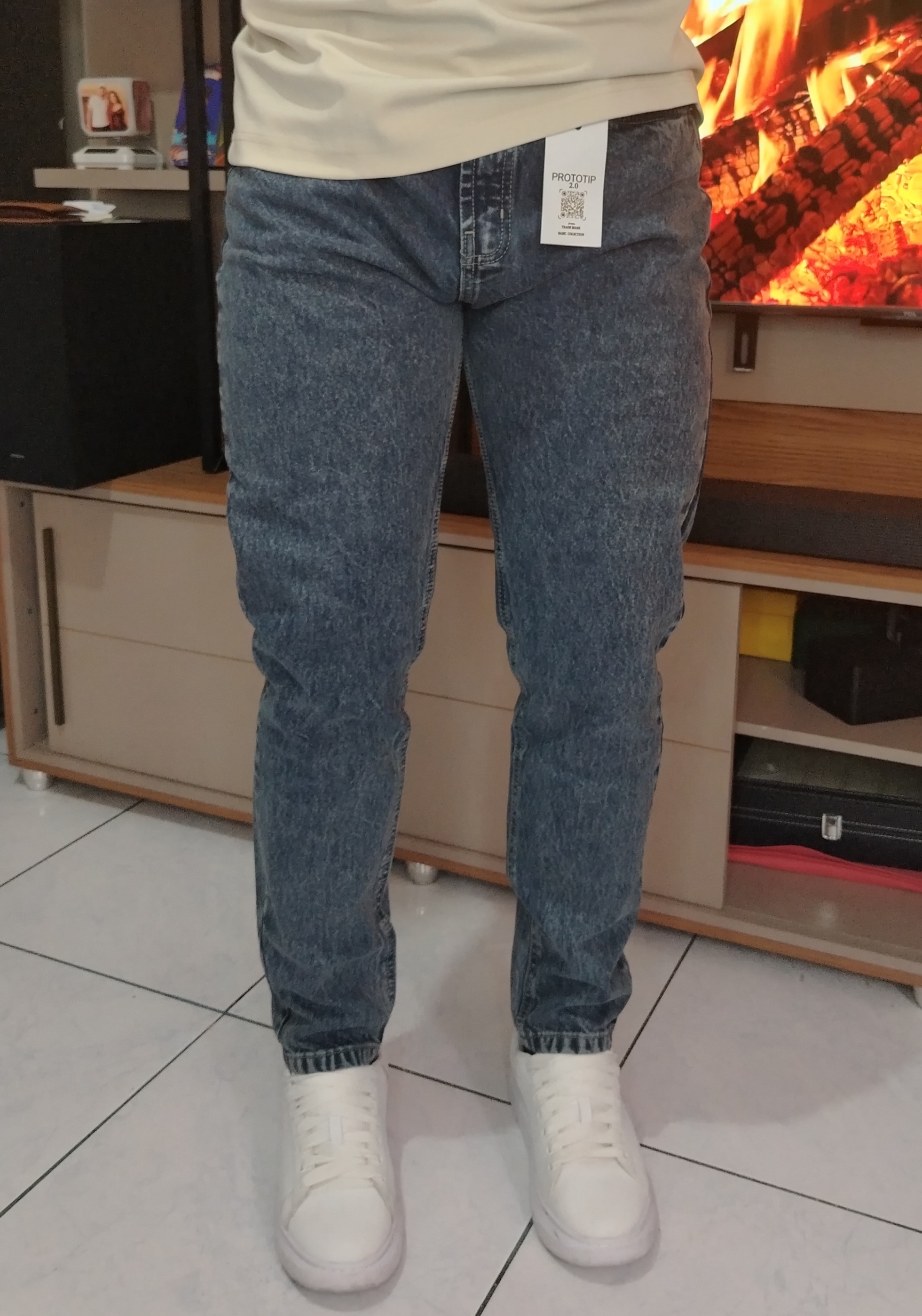 Mom Jeans urbano y versátil, ideal para estilos casuales.